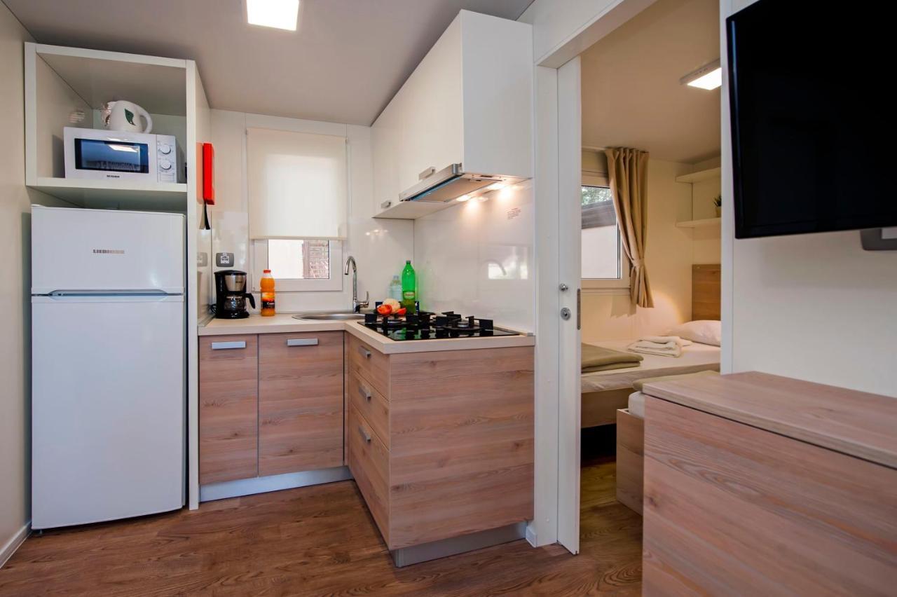Mobile Homes Delta Marine At Campsite Lopari ネレジネ エクステリア 写真